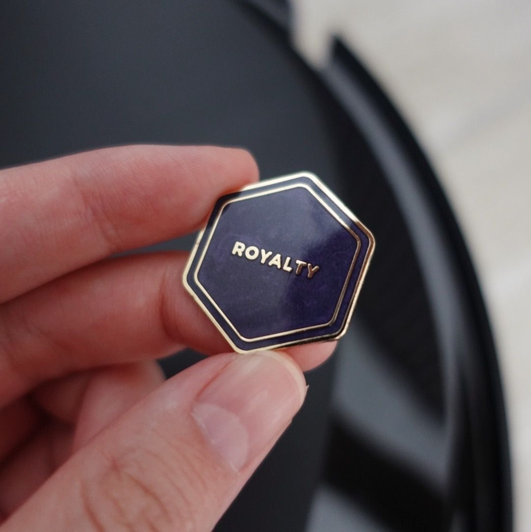 1 Peter 2:9 (Royalty) Enamel Pin